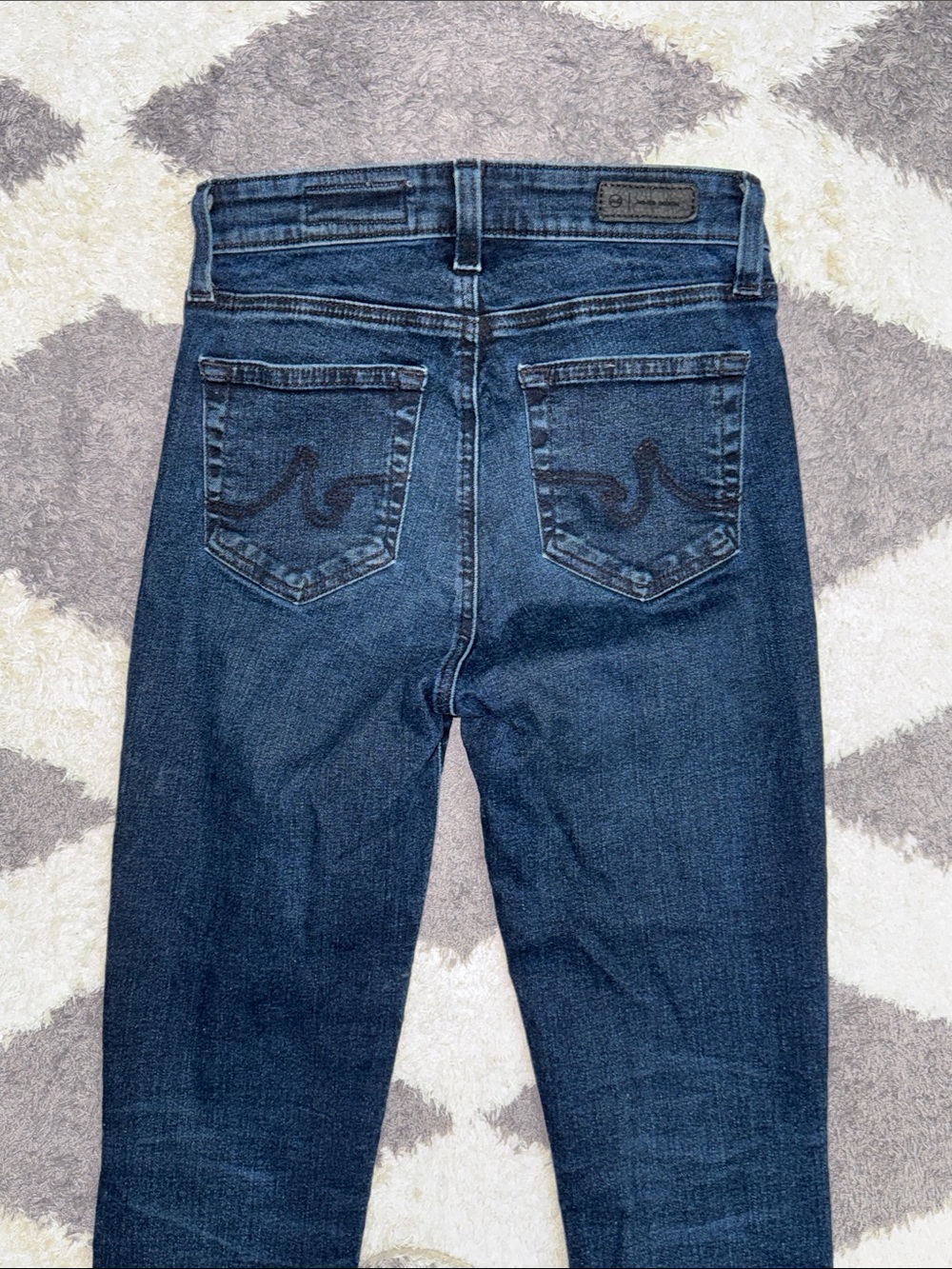 AG Mari high rise slim straight size 24 - Picture 4 of 10